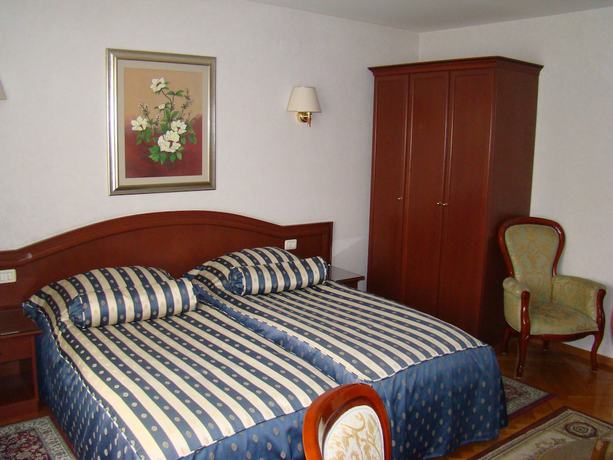 Imagen de la habitación del Hotel Vila Ariston. Foto 17