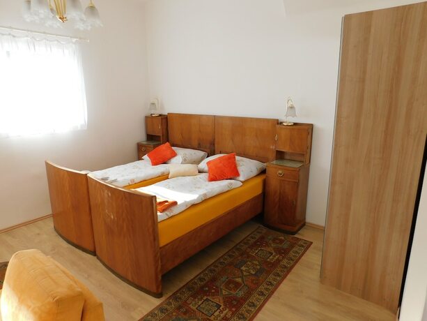 Imagen de la habitación del Hotel Vila Arnau. Foto 12