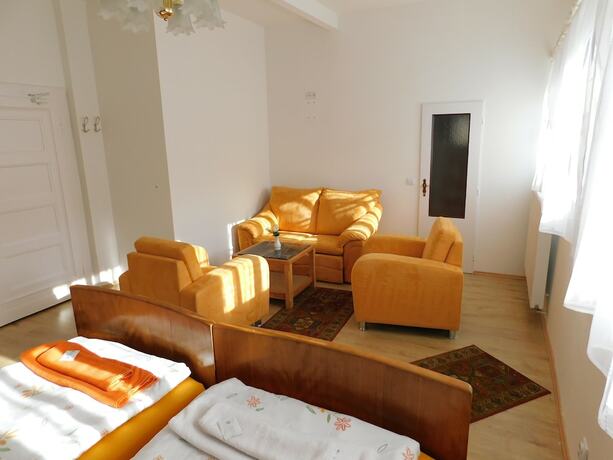 Imagen de la habitación del Hotel Vila Arnau. Foto 16