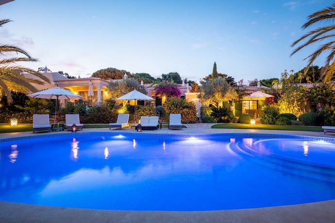 Imagen de la piscina del Hotel Vila Balaia - Luxury Boutique Villas. Foto 17