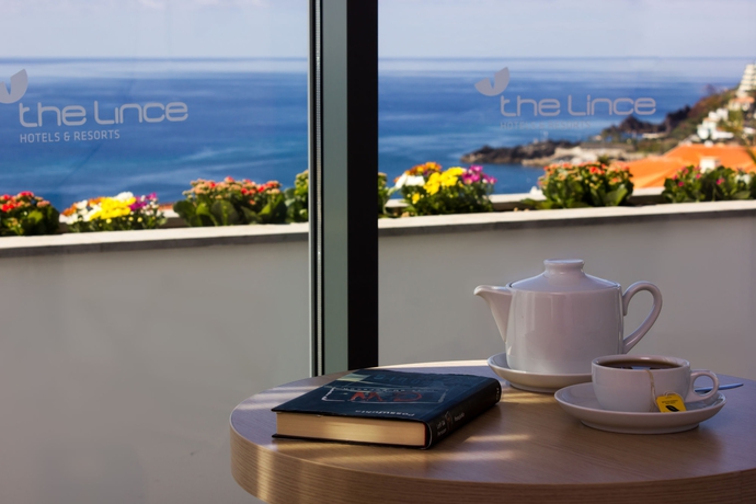 Imagen de la habitación del Hotel Vila Baleira Funchal. Foto 7