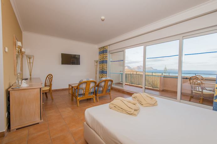 Imagen de la habitación del Hotel Vila Baleira Porto Santo. Foto 9