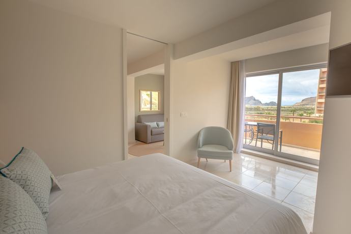 Imagen de la habitación del Hotel Vila Baleira Porto Santo. Foto 10