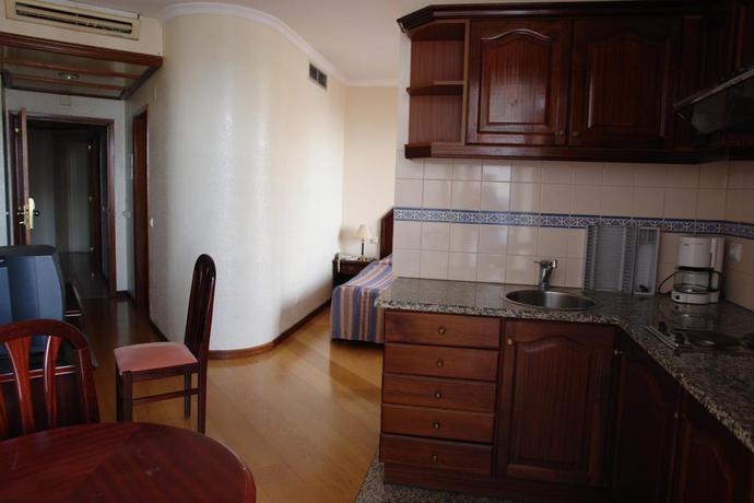 Imagen de la habitación del Hotel Vila Baleira Residence. Foto 5