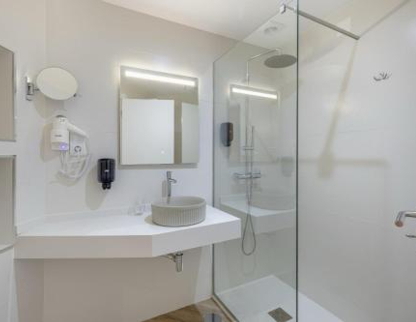 Imagen de la habitación del Hotel Vila Baleira Residence. Foto 3