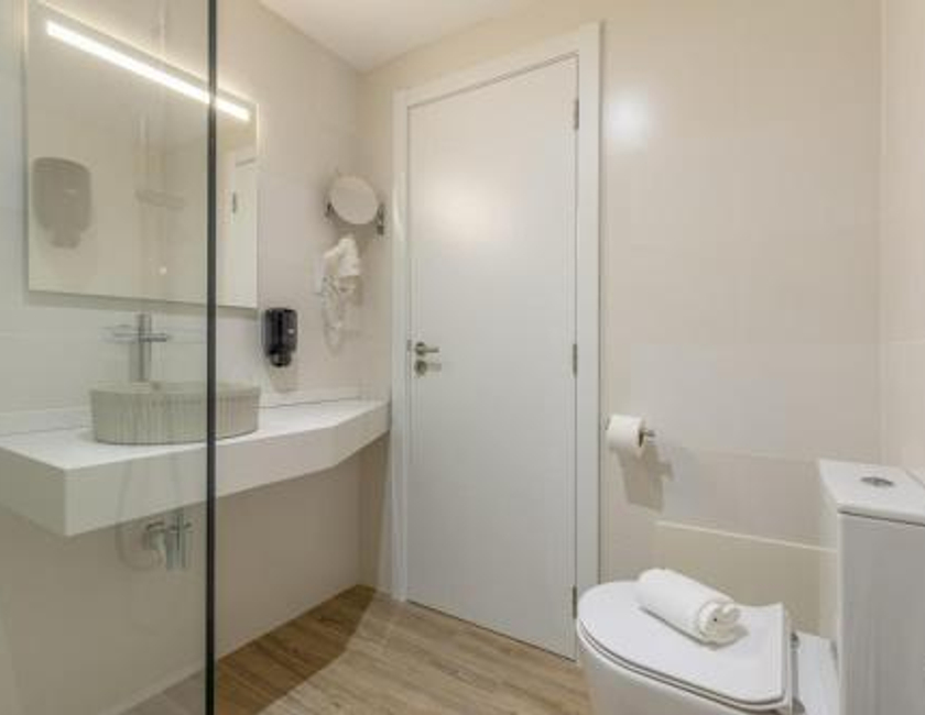 Imagen de la habitación del Hotel Vila Baleira Residence. Foto 4