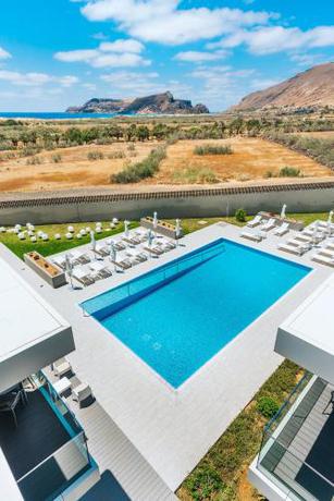 Imagen de la piscina del Hotel Vila Baleira Village. Foto 8