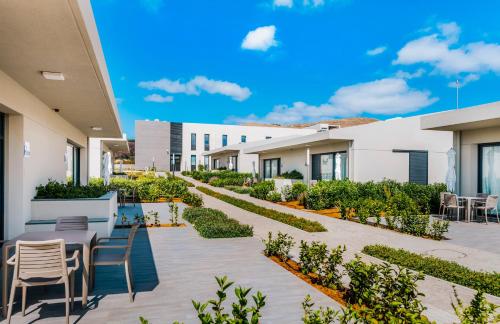 Imagen de los exteriores del Hotel Vila Baleira Village. Foto 5