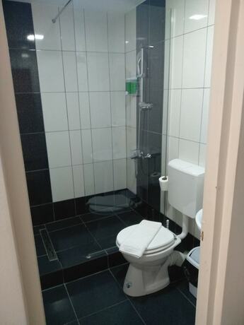 Imagen de la habitación del Hotel Vila Bordeaux. Foto 16