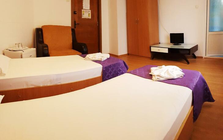 Imagen general del Hotel Vila CIC. Foto 2