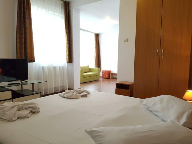 Imagen general del Hotel Vila CIC. Foto 5