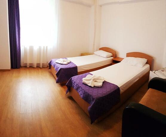 Imagen general del Hotel Vila CIC. Foto 6
