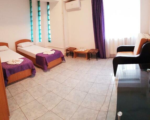 Imagen general del Hotel Vila CIC. Foto 9