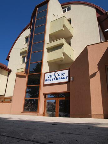 Imagen general del Hotel Vila CIC. Foto 14