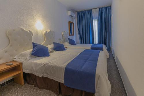 Imagen de la habitación del Hotel Vila Calella. Foto 20