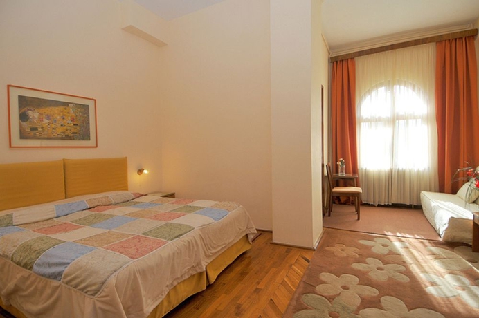 Imagen de la habitación del Hotel Vila Camelia Sinaia. Foto 7