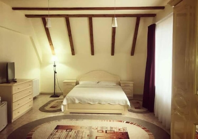 Imagen de la habitación del Hotel Vila Cristalfrost. Foto 7