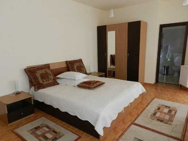 Imagen de la habitación del Hotel Vila Cristalfrost. Foto 8