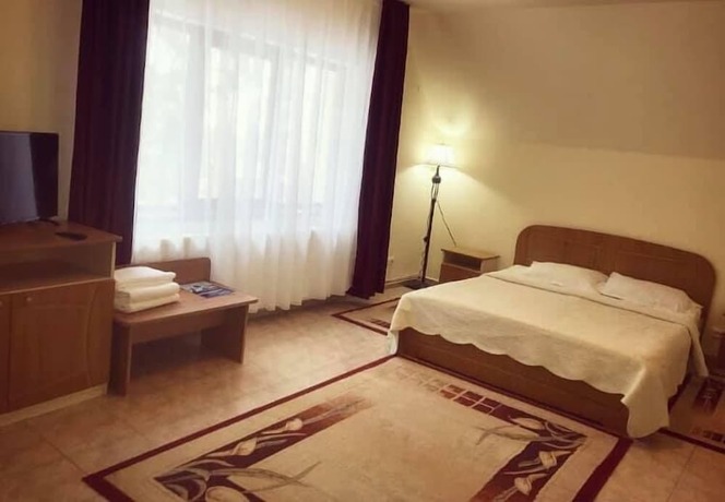 Imagen general del Hotel Vila Cristalfrost. Foto 3