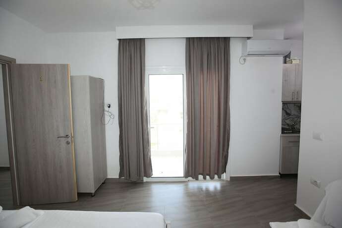 Imagen de la habitación del Hotel Vila Dodaj. Foto 15