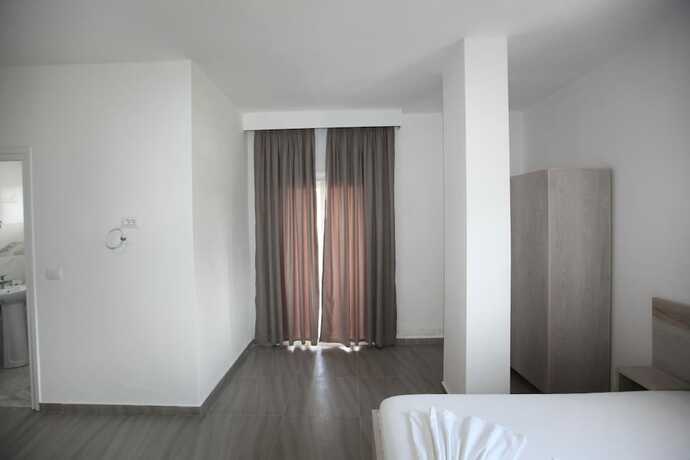 Imagen de la habitación del Hotel Vila Dodaj. Foto 16