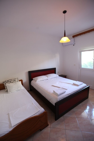 Imagen de la habitación del Hotel Vila Enea. Foto 3