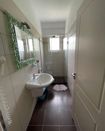 Imagen de la habitación del Hotel Vila Florika. Foto 15