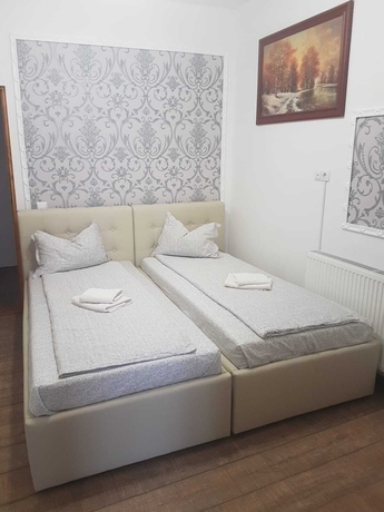 Imagen de la habitación del Hotel Vila Fortuna Auri. Foto 6