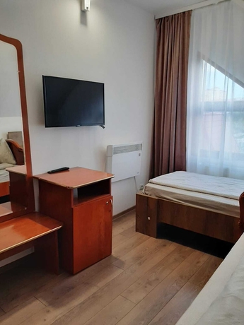 Imagen de la habitación del Hotel Vila Fortuna Auri. Foto 11