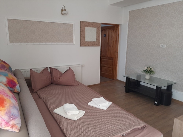 Imagen de la habitación del Hotel Vila Fortuna Auri. Foto 14