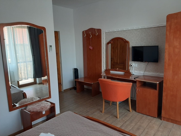 Imagen de la habitación del Hotel Vila Fortuna Auri. Foto 19