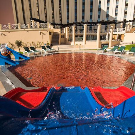 Imagen de la piscina del Hotel Vila Gale Ampalius. Foto 11