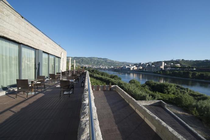 Imagen de los exteriores del Hotel Vila Gale Collection Douro. Foto 12