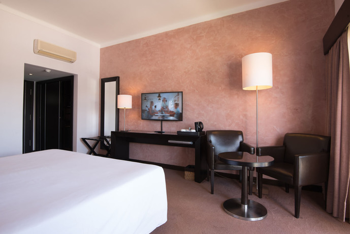 Imagen de la habitación del Hotel Vila Gale Collection Praia. Foto 16