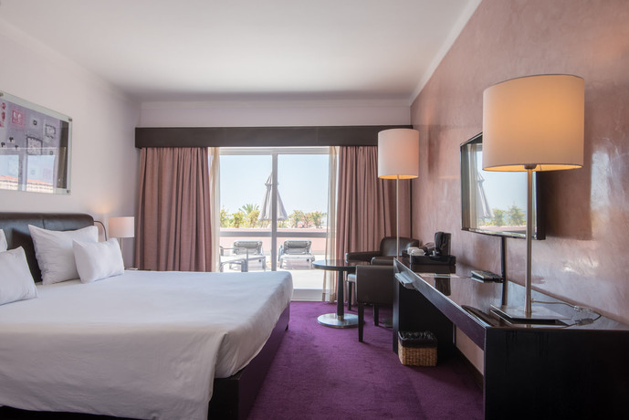 Imagen de la habitación del Hotel Vila Gale Collection Praia. Foto 17