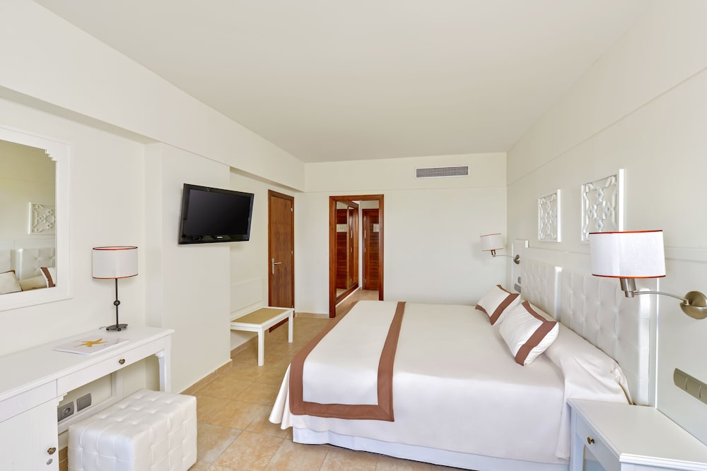 Imagen de la habitación del Hotel Vila Gale Isla Canela. Foto 2