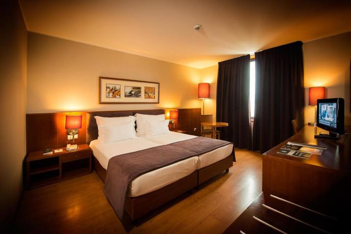 Imagen de la habitación del Hotel Vila Gale Opera. Foto 4