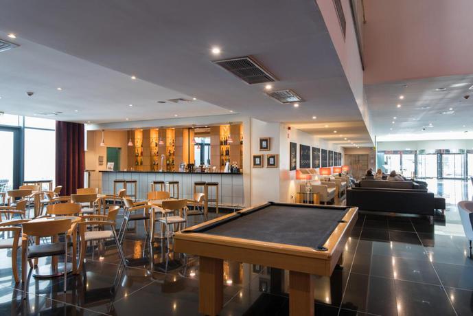 Imagen del bar/restaurante del Hotel Vila Gale Opera. Foto 2