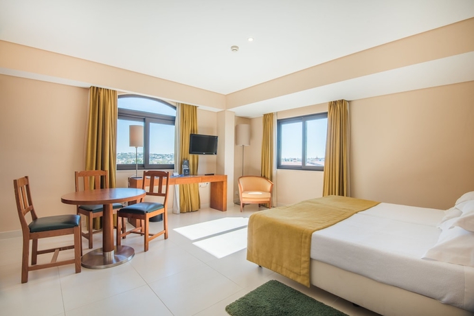 Imagen de la habitación del Hotel Vila Galé Atlântico. Foto 2