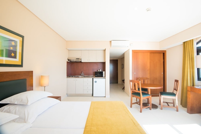 Imagen de la habitación del Hotel Vila Galé Atlântico. Foto 8