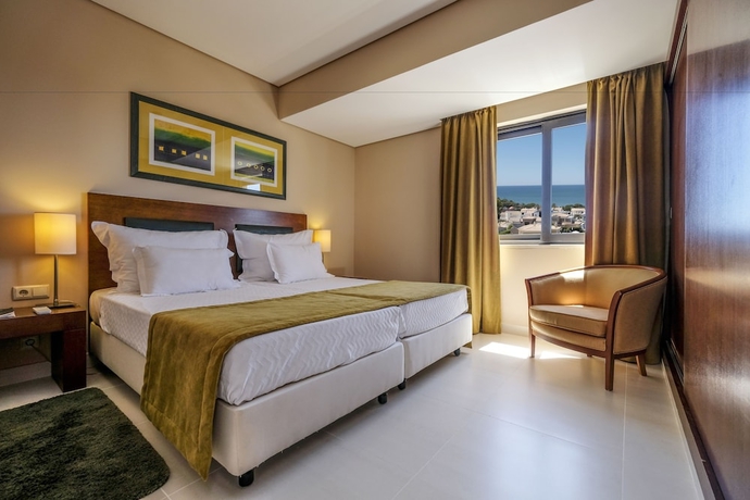 Imagen de la habitación del Hotel Vila Galé Atlântico. Foto 10