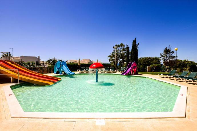 Imagen de la piscina del Hotel Vila Galé Atlântico. Foto 29