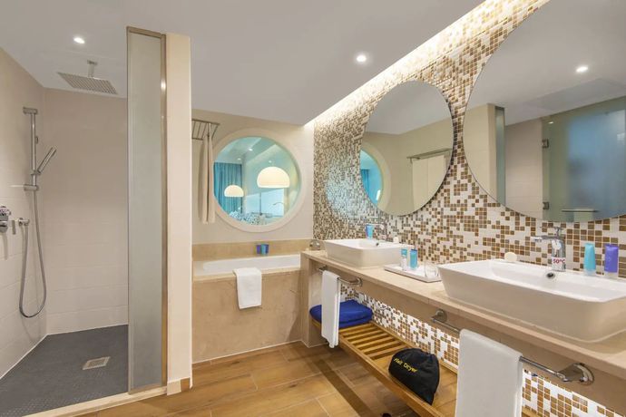 Imagen de la habitación del Hotel Vila Gal&eacute; Cayo Pared&oacute;n. Foto 7