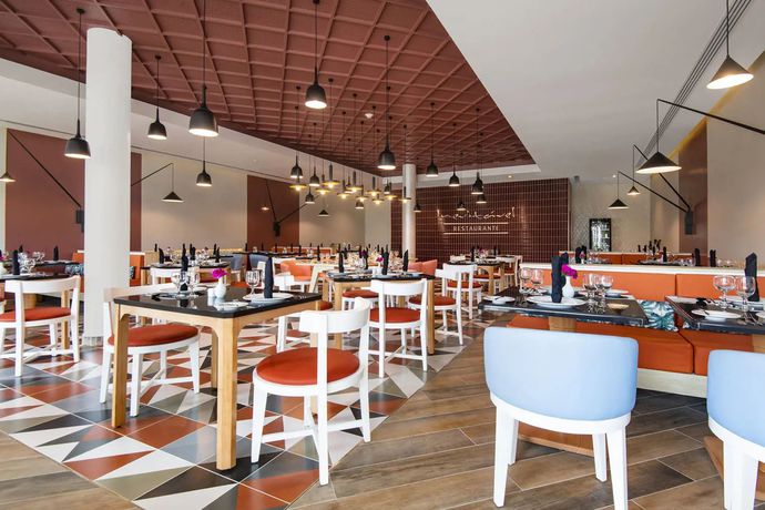 Imagen del bar/restaurante del Hotel Vila Gal&eacute; Cayo Pared&oacute;n. Foto 3