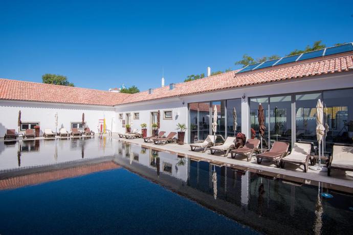 Imagen de la piscina del Hotel Vila Gal&eacute; Collection Elvas. Foto 17