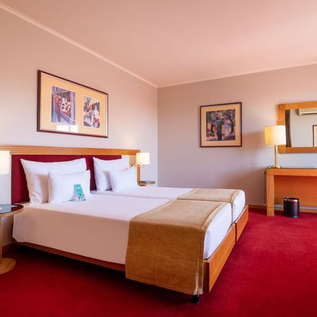 Imagen de la habitación del Hotel Vila Galé Estoril. Foto 10