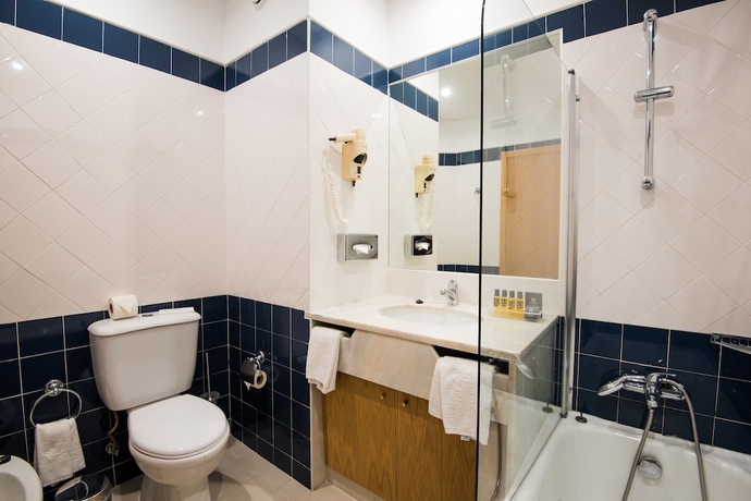 Imagen de la habitación del Hotel Vila Galé Náutico. Foto 9