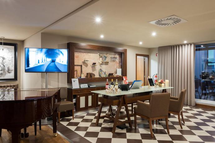 Imagen general del Hotel Vila Galé Porto Ribeira. Foto 11