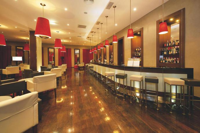 Imagen del bar/restaurante del Hotel Vila Galé Santa Cruz. Foto 2