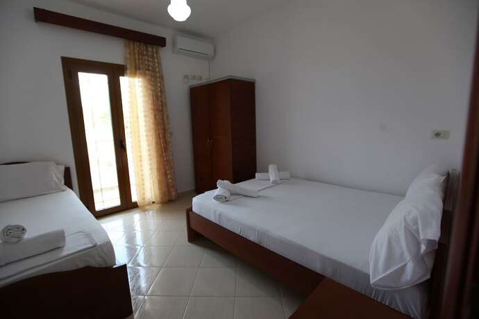 Imagen general del Hotel Vila Genci. Foto 6